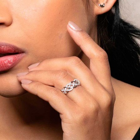 ANILLO EN ORO BLANCO DE 18 QUILATES