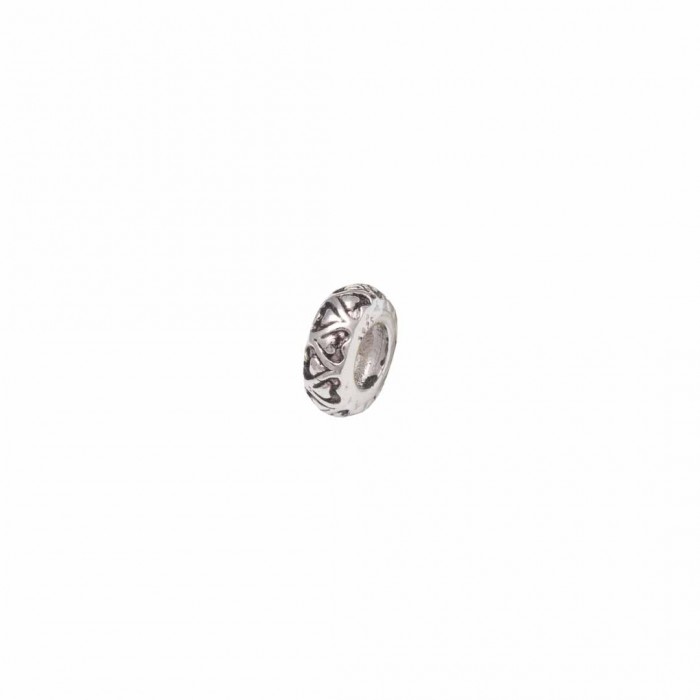 CHARM CON DETALLE DE CORAZONES