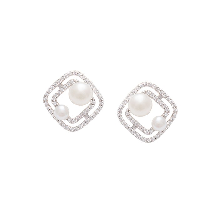 PENDIENTES CUADRADOS CON PERLAS