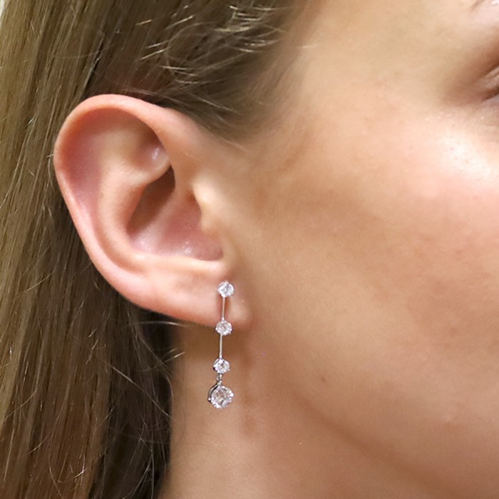 PENDIENTES EN ORO LARGOS CON CIRCONITAS