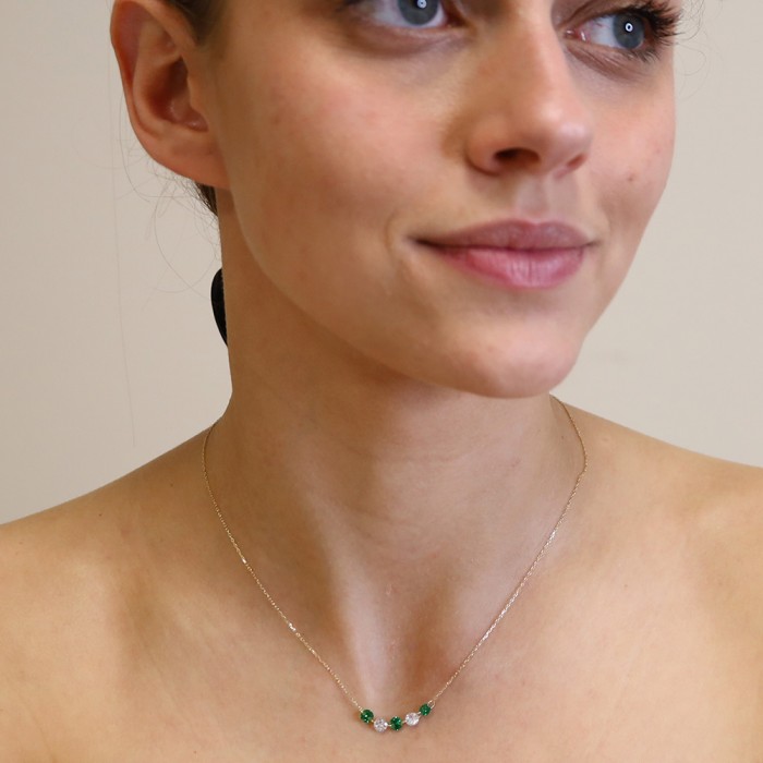 GARGANTILLA EN ORO CRCONITAS BLANCAS Y VERDES