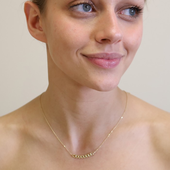 GARGANTILLA EN ORO CENTRO CADENA