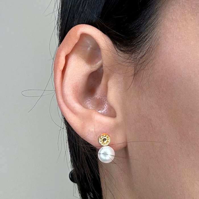 PENDIENTES EN ORO REDONDOS CON CIRCONITAS Y PERLAS