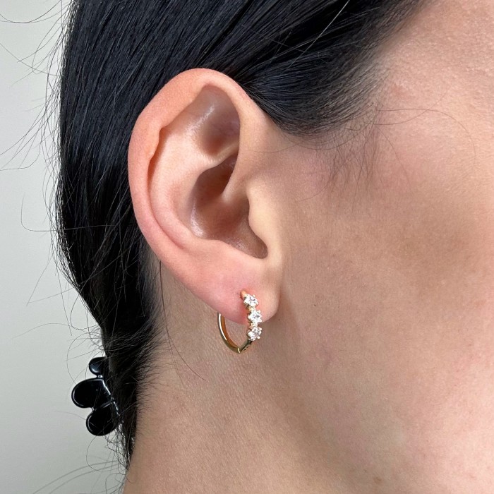 PENDIENTES EN ORO ARO CON TRES CIRCONITAS