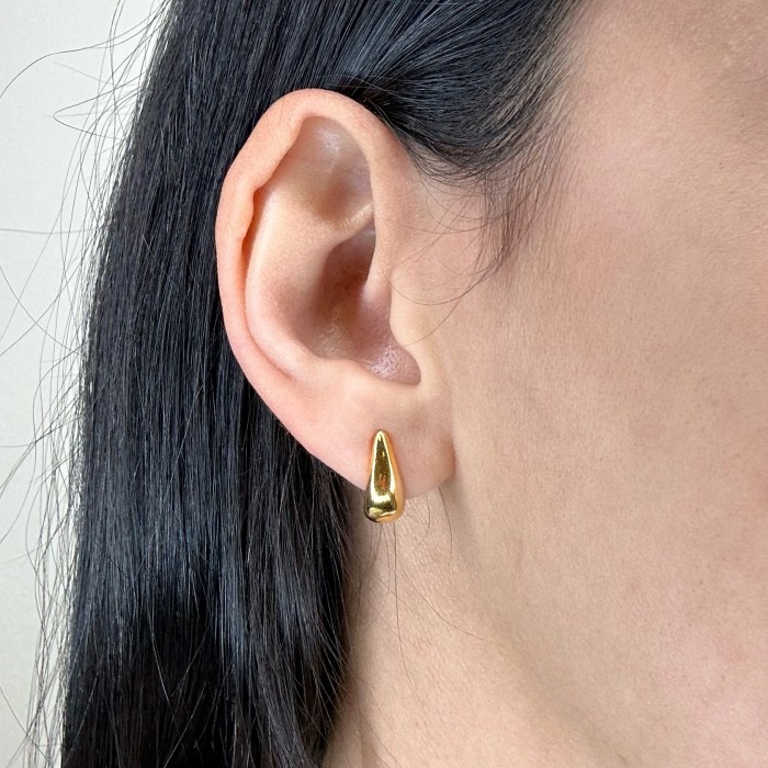 PENDIENTES EN ORO FORMA GOTA