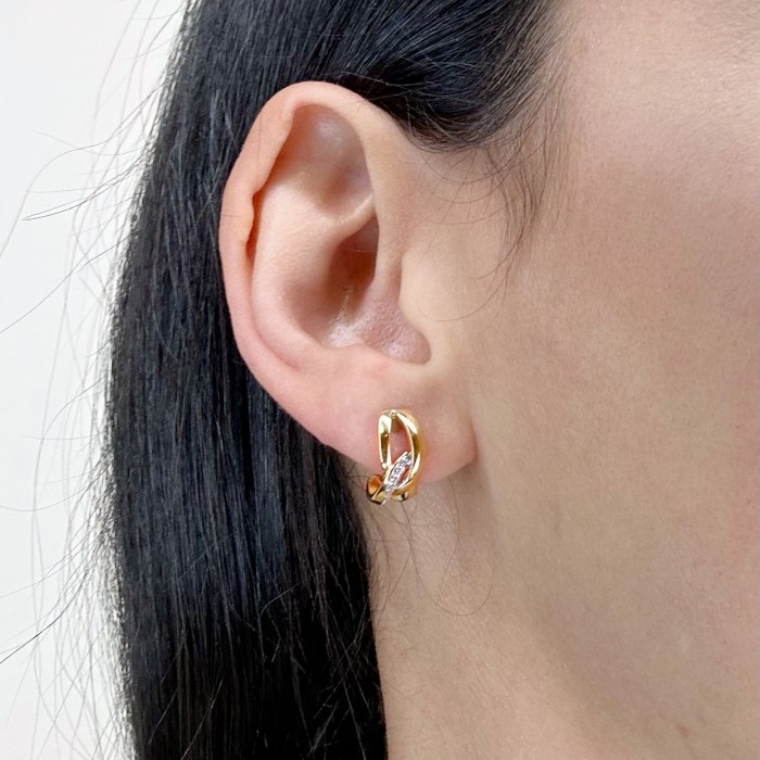 PENDIENTES EN ORO MEDIO ARO ENTRELAZADOS