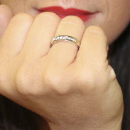 ANILLO EN ORO BLANCO Y DIAMANTES