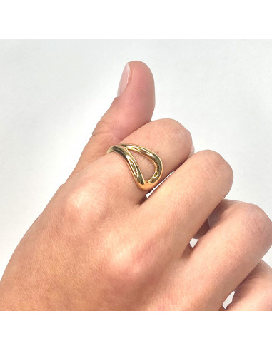 ANILLO EN ORO CON FORMA DE ARO OVAL CALADA