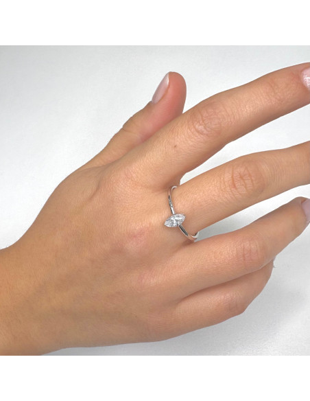 ANILLO EN ORO BLANCO DE 18 QUILATES