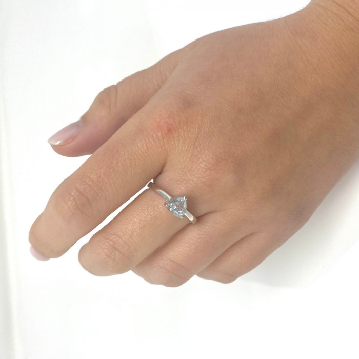 ANILLO EN PLATA CIRCONITA AZUL CORAZON TRES GARRRAS 2