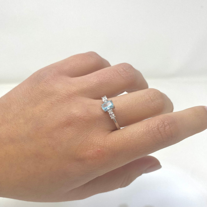 ANILLO EN PLATA CON CIRCONITAS EN AZUL Y BLANCA 2