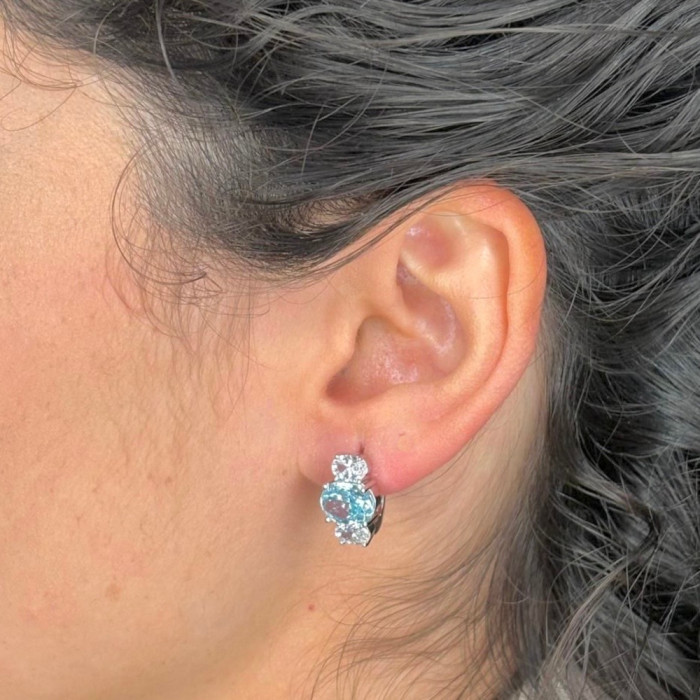 PENDIENTES EN PLATA CON TRES  CIRCONITAS AZUL Y BLANCAS OVAL 2