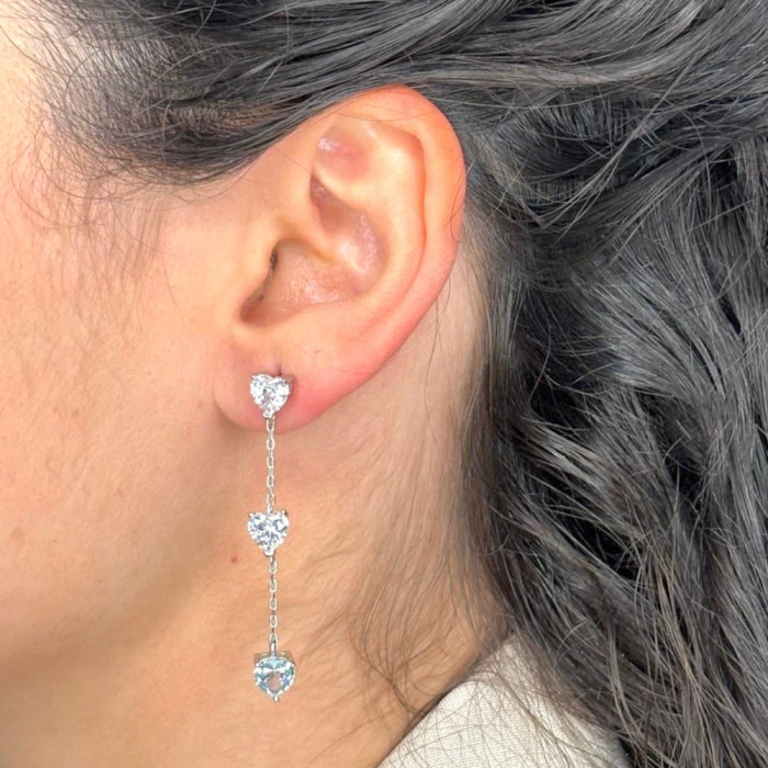 PENDIENTES EN PLATA LARGOS CON CORAZONES ZIR 2