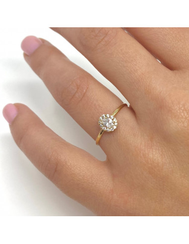 ANILLO EN ORO CON CIRCONITA CENTRAL BLANCA FORMA OVALO