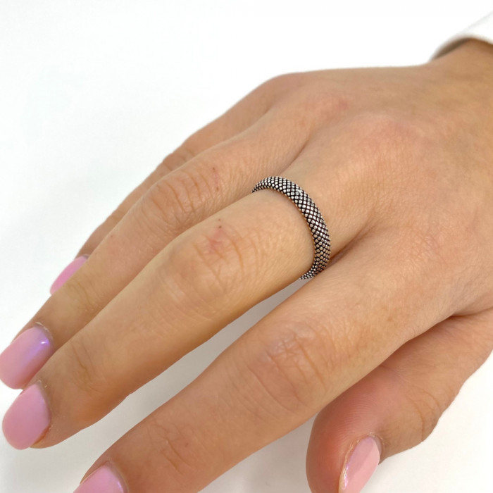 ANILLO EN PLATA TEXTURA SERPIENTE 2