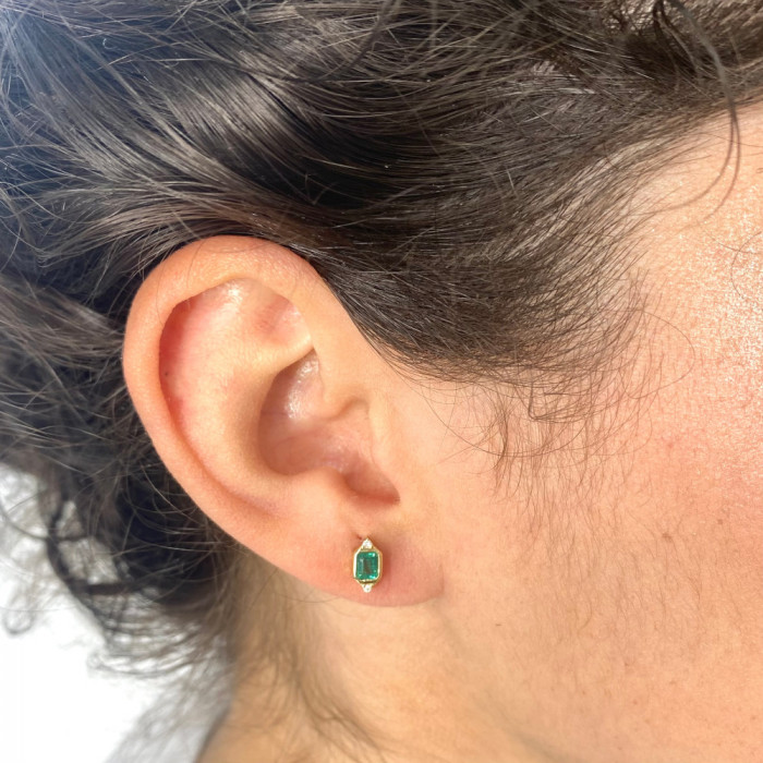 PENDIENTES EN ORO DIAMANTES TALLA BRILLANTE Y ESMERALDA 2