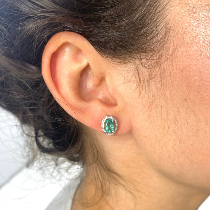 PENDIENTES EN ORO BLANCO DIAMANTES Y ESMERALADA OVALADA 2
