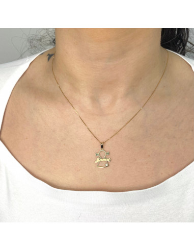 COLGANTE EN ORO SILUETA DE NIÑA LOGO MAMA