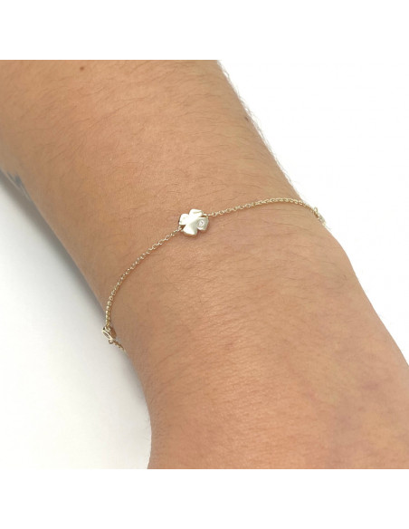 PULSERA EN PLATA DORADA CON TREBOL Y CIRCONITAS BLANCAS