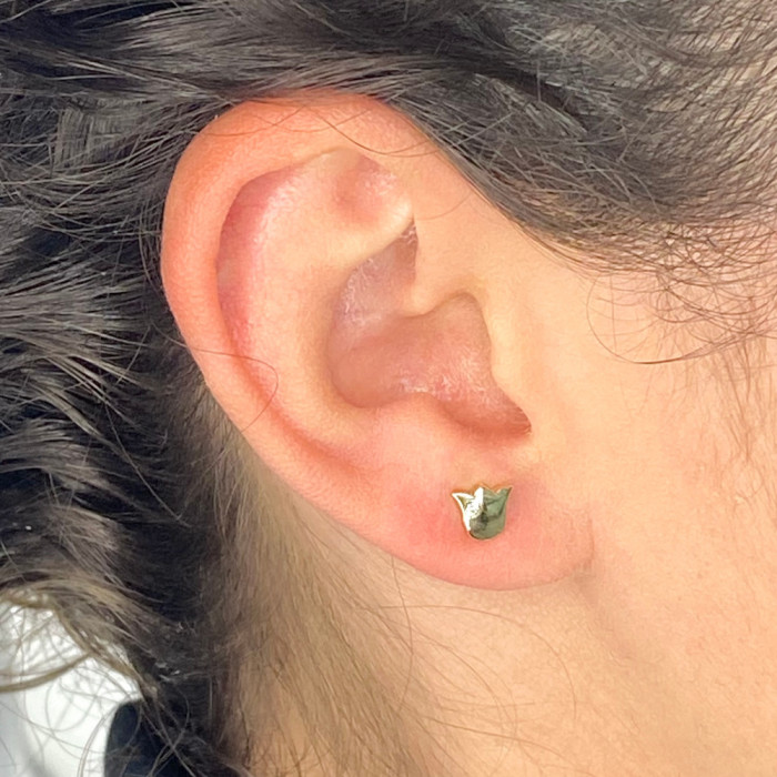 PENDIENTES EN PLATA DORADA TULIPAN CON CIRCONITA BLANCA 2