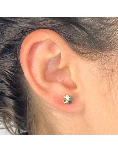 PENDIENTES EN PLATA DORADA FORMA DE TREBOL Y CIRCONITA BLANCA