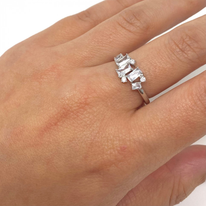 ANILLO EN PLATA 5 CIRCONITAS RECTANGULARES 2