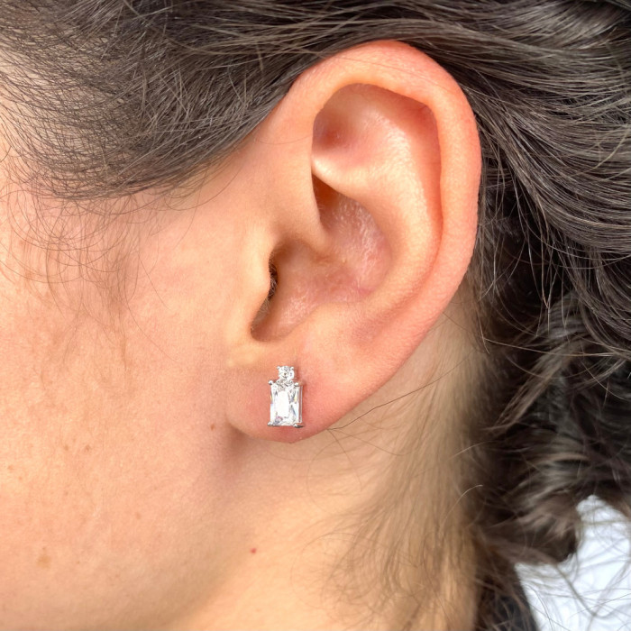 PENDIENTES EN PLATA CIRCONITA REDONDA Y TALLA ESMERALDA 2