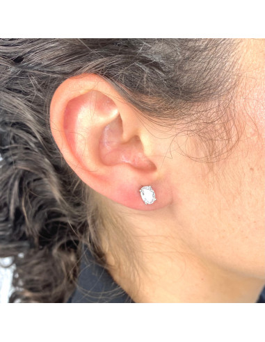 PENDIENTES EN PLATA CIRCONITAS OVALADAS SUJETAS POR 4 GARRAS