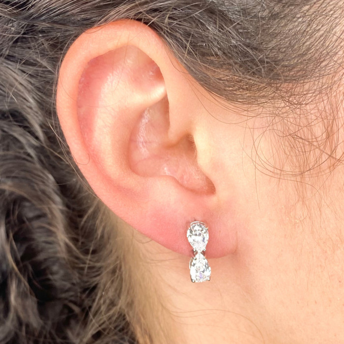 PENDIENTES EN PLATA LARGOS CIRCONITAS TALLADAS DOBLE PERA INVERTIDA 2