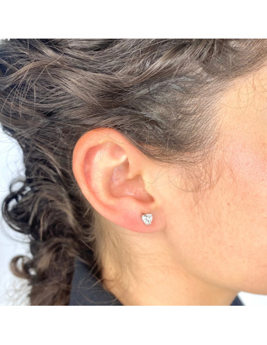 PENDIENTES EN PLATA CIRCONITA TALLADA FORMA CORAZON