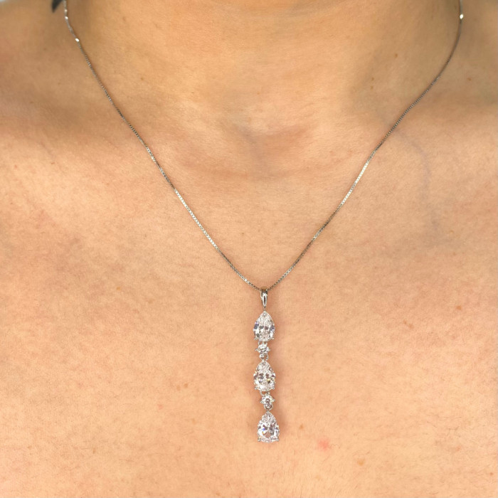 GARGANTILLA EN PLATA CON COLGANTE LARGO CIRCONITAS TALLADAS PERA 2