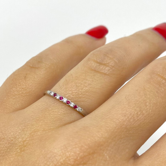 ANILLO EN ORO CON DIAMANTES Y RUBÍES 2