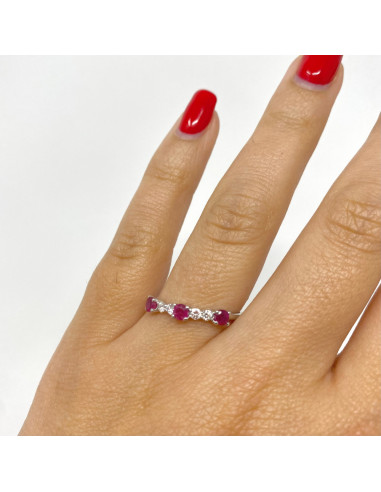 ANILLO EN ORO CON RUBÍES Y DIAMANTES