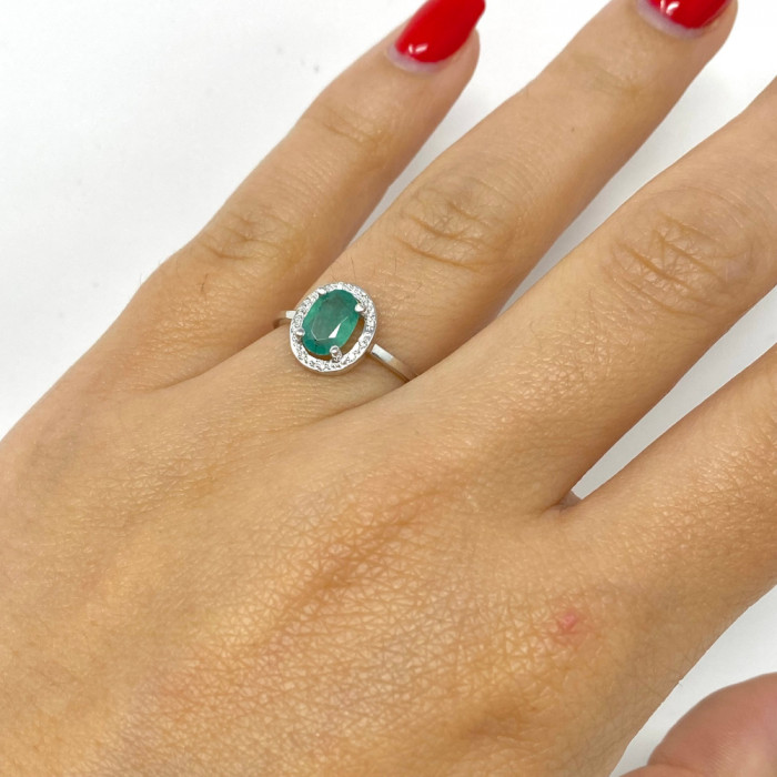 ANILLO EN ORO BLANCO DIAMANTES Y ESMERALDA OVALADA 2