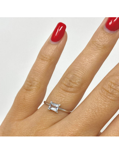 ANILLO EN ORO CON AGUAMARINA Y DIAMANTES