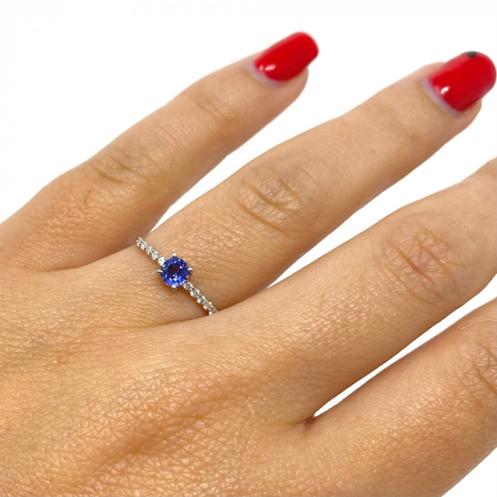 ANILLO EN ORO BLANCO CON DIAMANTES Y ZAFIRO 2