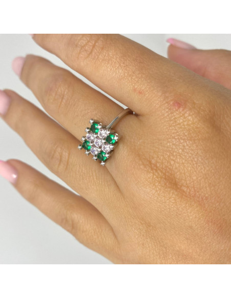 ANILLO EN PLATA FORMA CUADRADO CON PIEDRAS EN VERDE Y ROSA.