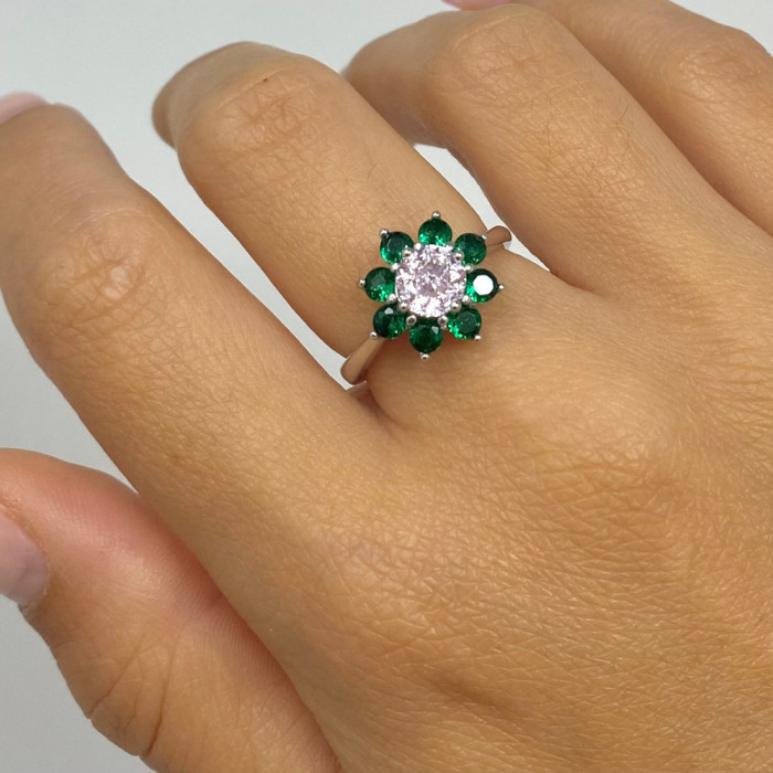 ANILLO EN PLATA FLOR CON PIEDRAS EN ROSA Y VERDE. 2