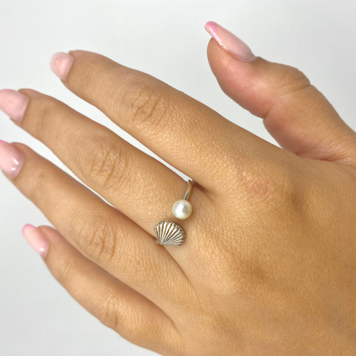 ANILLO EN PLATA CON CONCHA Y PERLA 2