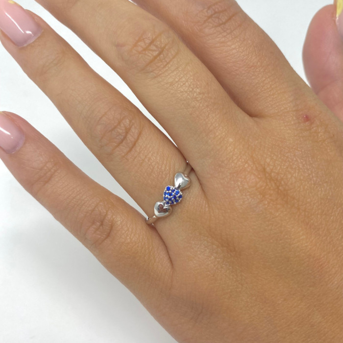 ANILLO EN PLATA CON FORMA CORAZONES 2