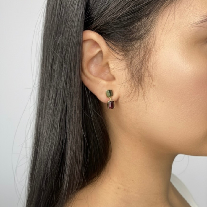 PENDIENTES EN ORO AMARILLO  DE 9 QUILATES DE COLGAR CON PIEDRA GRANATE RECTANGULAR 2