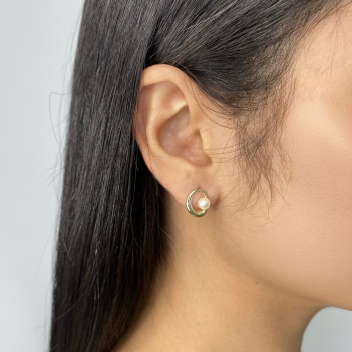 PENDIENTES EN ORO AMARILLO OVAL CALADO CON PERLA CULTIVADA EN EL CENTRO 2