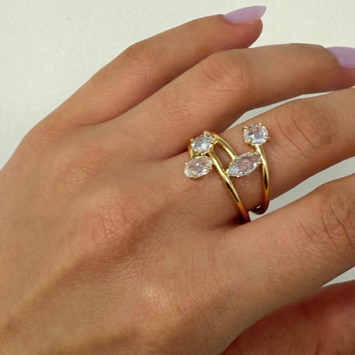 ANILLO EN ORO CON CIRCONITAS OVALES MONTADAS EN GARRA 2