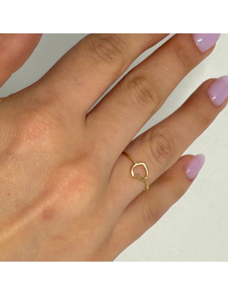 ANILLO EN ORO CON CORAZON CALADO LATERAL