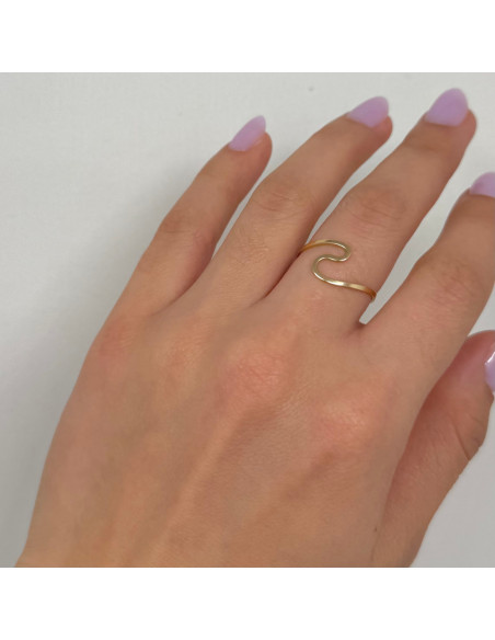 ANILLO EN ORO CON FORMA DE S