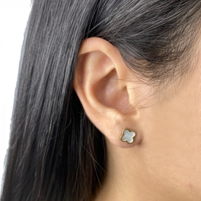 PENDIENTES EN ORO CON NACAR Y FORMA DE FLOR 2