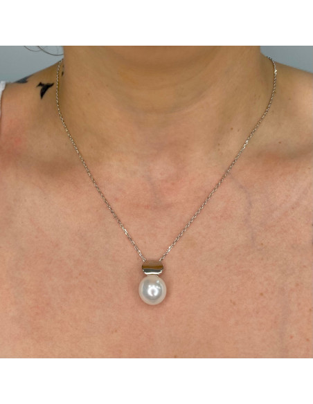 GARGANTILLA EN PLATA ÓVALO CONCAVO PLATA Y PERLA BLANCA