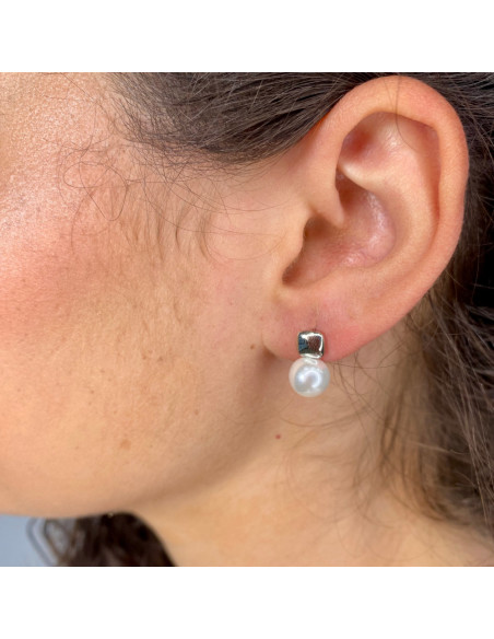 PENDIENTES EN PLATA CON CUADRADO DE PLATA Y PERLA BLANCA