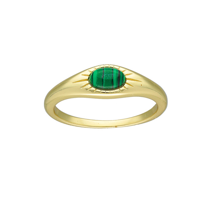 ANILLO EN PLATA DORADA CON PIEDRA VERDE OVALADA