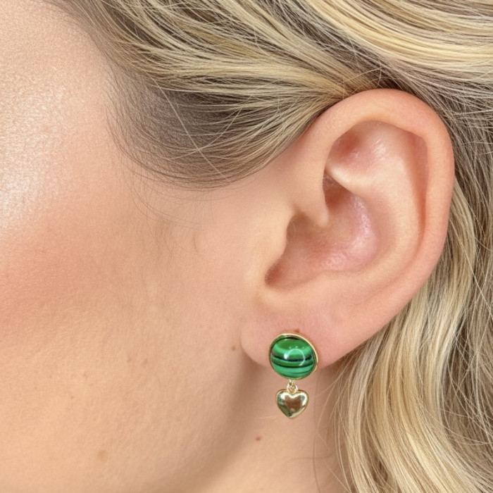 PENDIENTES EN PLATA DORADA MEDIA BOLDA VERDE CORAZÓN COLGANDO 2